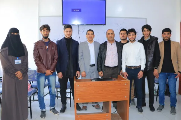 إستمرار مناقشة المرحلة الأولى من مشاريع التخرج في مختلف أقسام كلية العلوم الإدارية والمالية