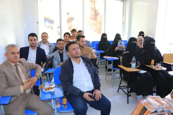 إستعراض تطبيقات عملية لطلبة قسم إدارة الأعمال المستوى الرابع ضمن مقرر إدارة منشئات متخصصة