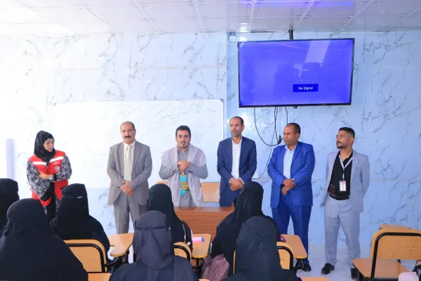 تدشين دورة الإسعافات الأولية لطلبة كلية الطب والعلوم  المستوى الأول بالتعاون مع الهلال الأحمر اليمني