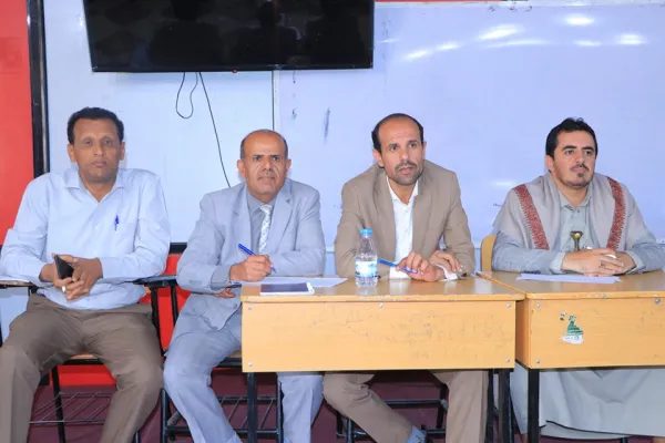 قيادة الجامعة تلتقي أوائل الدفع والمندوبين في مختلف أقسام كلية الهندسة وتكنولوجيا المعلومات بالجامعة