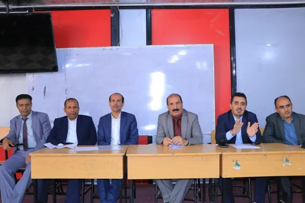 قيادة الجامعة تلتقي أوائل الدفع والمندوبين في مختلف أقسام كلية الطب والعلوم الصحية بالجامعة