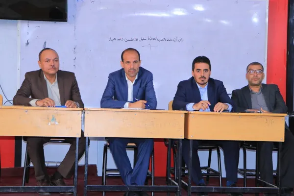 قيادة الجامعة الإماراتية الدولية تلتقي بأوائل الدفع والمندوبين في كلية العلوم الإدارية والمالية لتعزيز مسيرة التميز الأكاديمي