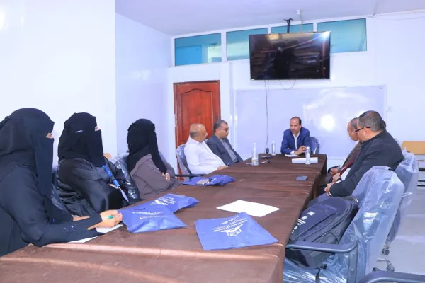 قيادة الجامعة الإماراتية الدولية تعقد لقاءً موسعاً مع كادر كلية العلوم الإدارية والمالية لمتابعة سير العملية التعليمية والاستعداد للعام الجامعي 1447هـ
