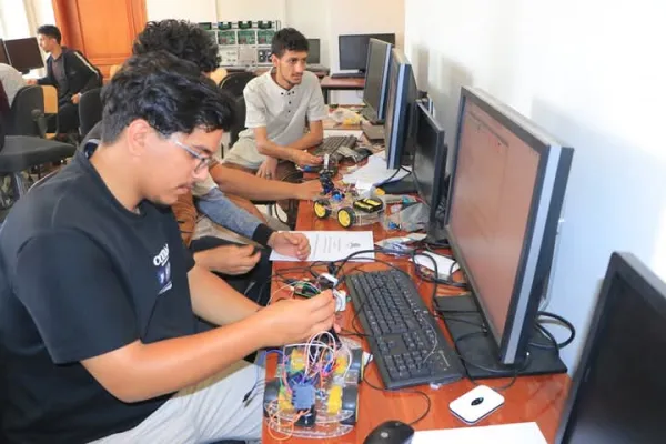 The training course on artificial intelligence applications in robotics and the Internet of Things using Python continues.