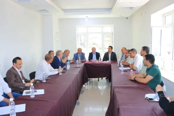 The university leadership held an expanded meeting with the College of Engineering staff to discuss the progress of the educational process and preparations for the academic year 1447 AH.