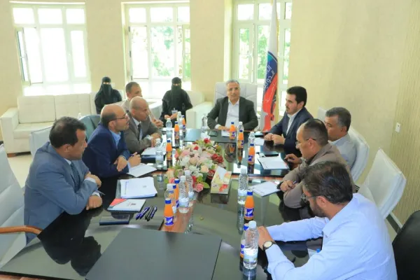The university receives a ministerial committee in preparation for the launch of the Bachelor of General Pharmacy program.