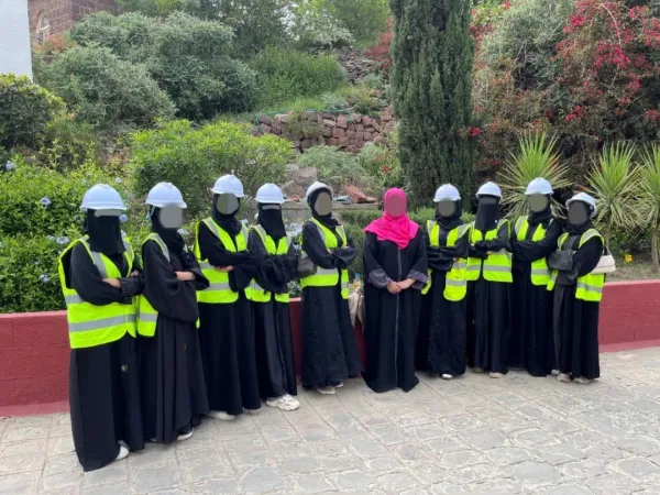 A scientific visit for second-year students of the Department of Architecture to the Haraz region of Sana'a as part of the architectural construction course.