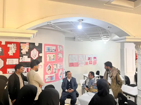 بدايات تبوح بالموهبة: إبداعات طلبة التصميم الداخلي تتألق في مشاريع الإظهار المعماري