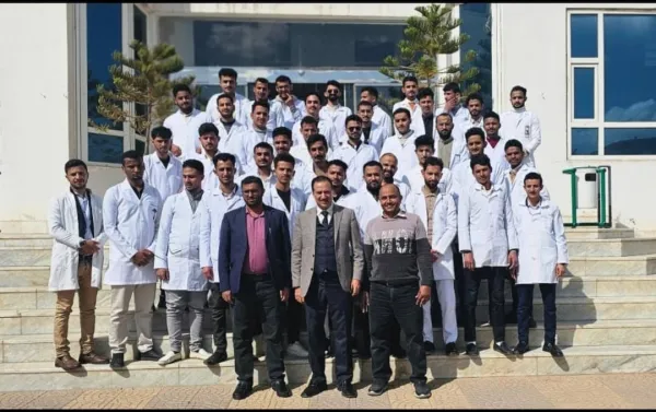 طلبة الصيدلة السريرية يخوضون تجربة ميدانية نوعية في رحاب الصناعة الدوائية