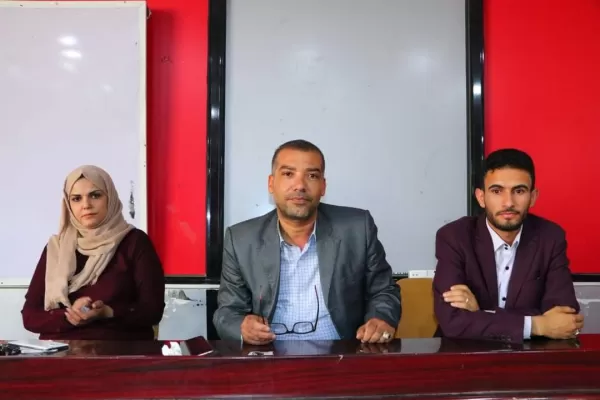 عميد كلية العلوم الإدارية والمالية يلتقي بالطلاب المشاركين في برنامج الشركة الذي تنظمه الجامعة بالشراكة مع إنجاز اليمن