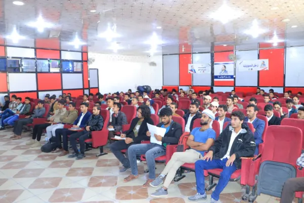 إستمرار محاضرات دورات طوفان الأقصى لطلاب الجامعة الإماراتية الدولية وسط تفاعل كبير من الطلبة