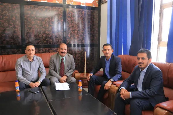 أمين عام الجامعة وعميد كلية الطب يزوران مستشفى الثورة ويلتقيان رئيس الهيئة لبحث سبل التعاون المشترك وتفقد تدريب الطلبة