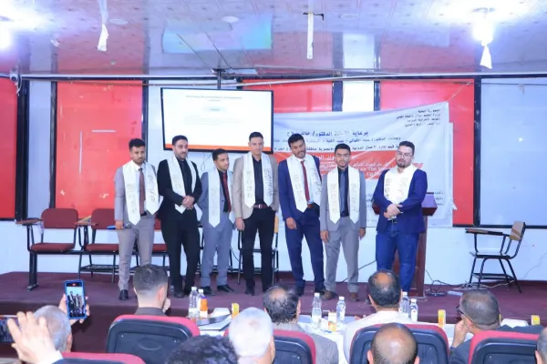 بأدوات رقمية ورؤية تحليلية متقدمة.. طلبة إدارة الأعمال الدولية بالجامعة الإماراتية يقدّمون مشروعاً نوعياً حول نجاح الشركات الناشئة في اليمن