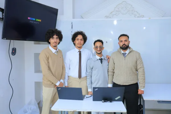 ابتكار رقمي واعد يعيد تشكيل التجارة الإلكترونية: طلبة تكنولوجيا المعلومات يناقشون مشروع منصة الوساطة الذكية