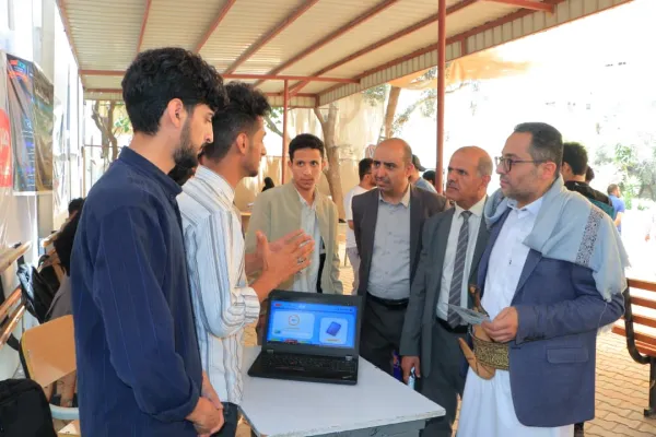 الجامعة الإماراتية الدولية تفتتح معرض المشاريع الابتكارية لطلبة كلية الهندسة وتكنولوجيا المعلومات.