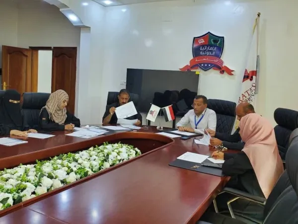 مركز التطوير وضمان الجودة بالجامعة الإماراتية الدولية يعقد اجتماعه الدوري لمتابعة خطط الجودة والارتقاء بالأداء الأكاديمي