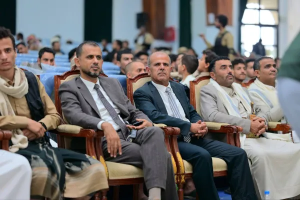 وداع مليء بالفخر والأمل: حفل فني طلابي لتوديع الدفعة الثامنة دفعة روافد وطن من تخصصات تكنولوجيا المعلومات وإدارة الأعمال الدولية