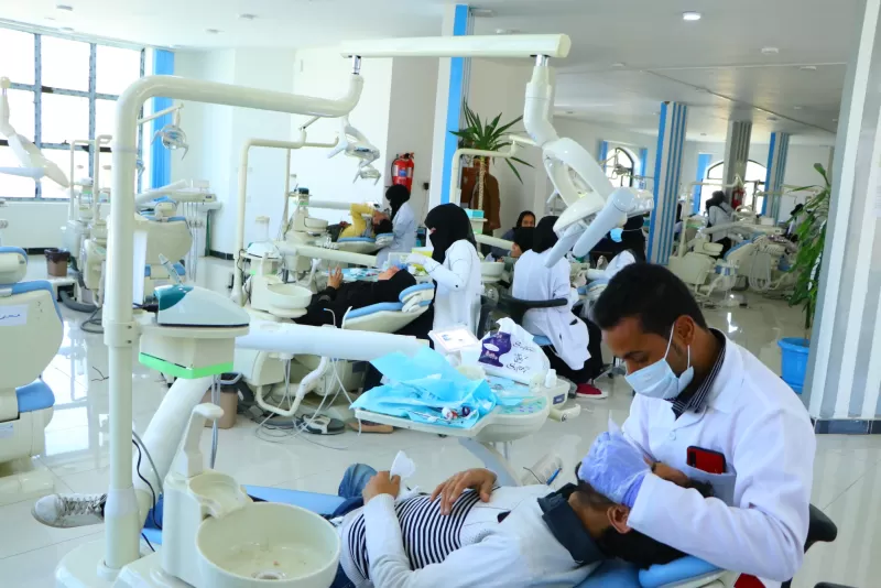 عيادات طب الأسنان بالجامعة تسخر إمكانياتها لتدريب طلبتها وخدمة المجتمع مجاناً