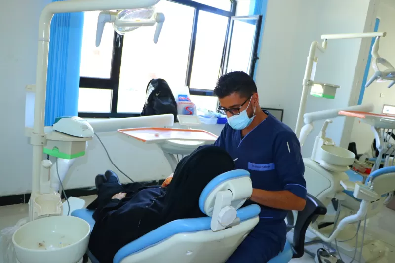 عيادات طب الأسنان بالجامعة تسخر إمكانياتها لتدريب طلبتها وخدمة المجتمع مجاناً