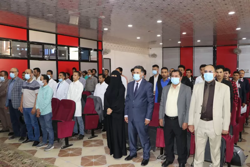 كلية الطب والعلوم الصحية بالجامعة تنظم يوم علمي لمناقشة أبحاث التخرج لطلاب الكلية
