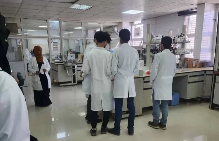 قسم المختبرات الطبية ينظم زيارة علمية لطلبة المستوى الثالث إلى مختبرات الصحة العامة المركزية - صنعاء
