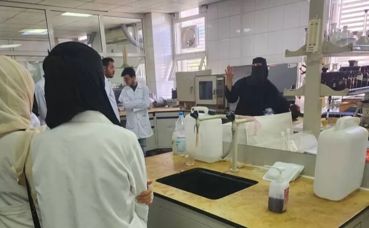قسم المختبرات الطبية ينظم زيارة علمية لطلبة المستوى الثالث إلى مختبرات الصحة العامة المركزية - صنعاء