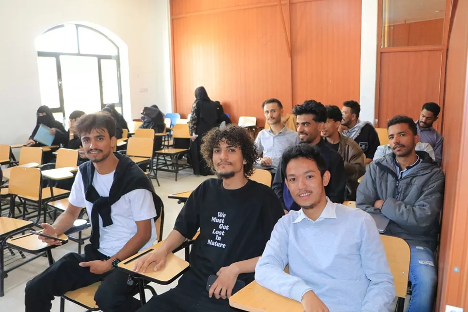 مناقشة المشاريع الريادية لطلبة المستوى الرابع قسم إدارة الأعمال الدولية E بكلية العلوم الإدارية والمالية