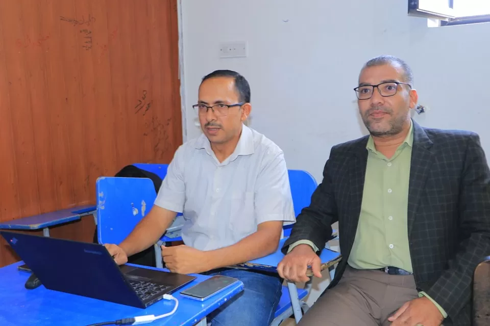 مناقشة المشاريع الريادية لطلبة المستوى الرابع قسم إدارة الأعمال الدولية E بكلية العلوم الإدارية والمالية