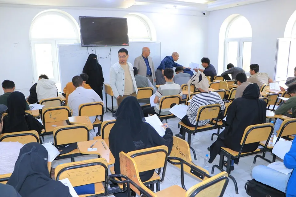 تدشين الإمتحانات النهائية للفصل الدراسي الأول من العام الجامعي 1446ه‍، في كلية الهندسة وكلية العلوم الإدارية