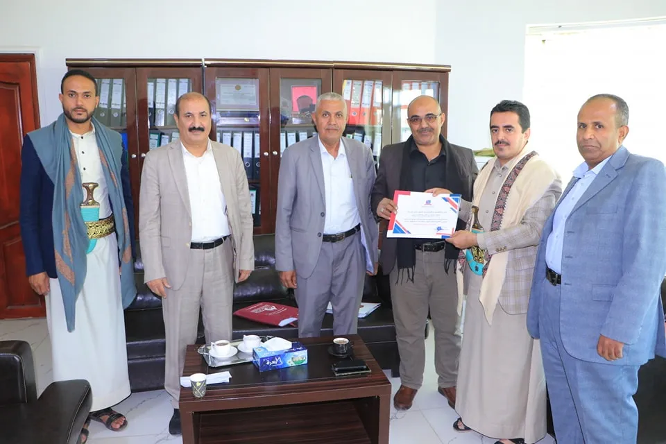 الجمعية اليمنية لمرضى الثلاسيميا والدم الوراثي تُكرم الجامعة الإماراتية نظير جهودها في تنفيذ حملات التوعية