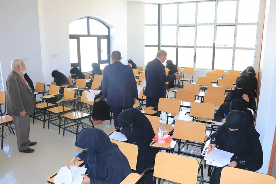 تدشين الإمتحانات النهائية للفصل الدراسي الأول من العام الجامعي 1446ه‍، في كلية الطب والعلوم الصحية
