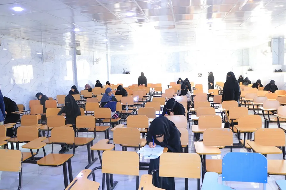 رئيس الجامعة يتفقد سير الامتحانات النهاية للفصل الدراسي الأول من العام الجامعي 1446ه‍ بكلية الطب والعلوم الصحية