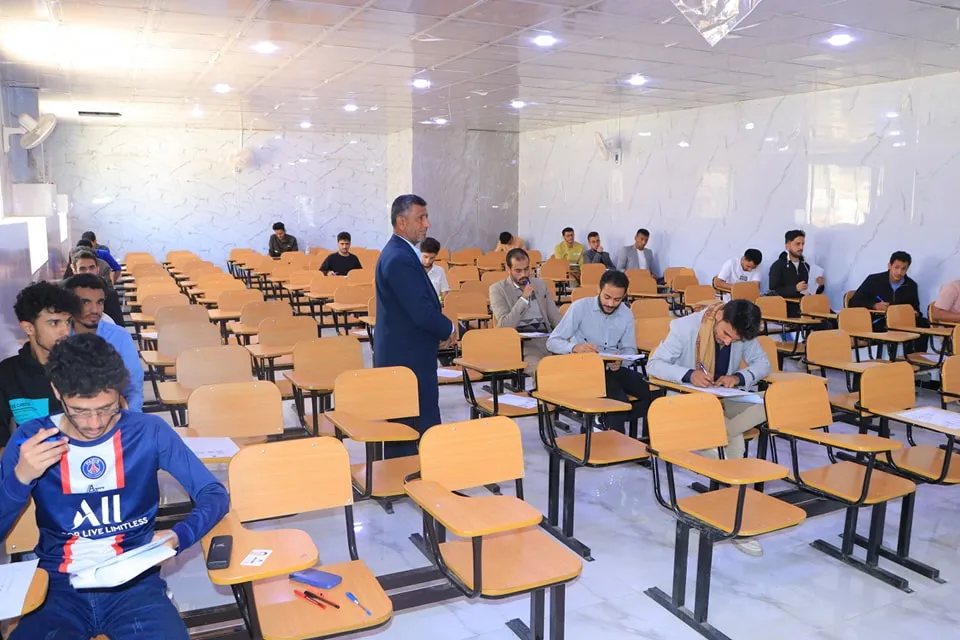 رئيس الجامعة يتفقد سير الامتحانات النهاية للفصل الدراسي الأول من العام الجامعي 1446ه‍ بكلية الطب والعلوم الصحية