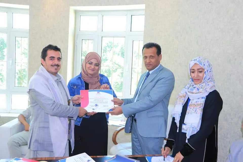 الجامعة الإماراتية تحتفي باليوم العالمي للجودة بتكريم عمادة الجودة والكليات والشؤون الأكاديمية