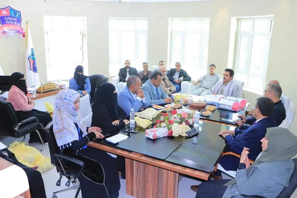 الجامعة الإماراتية تحتفي باليوم العالمي للجودة بتكريم عمادة الجودة والكليات والشؤون الأكاديمية