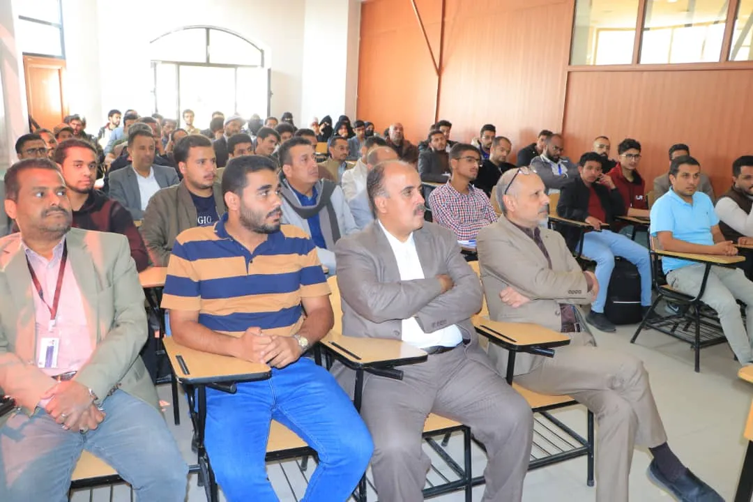 كلية طب الأسنان بالجامعة الإماراتية تنظم ندوة بعنوان "تضحيات الشهداء أثمرت عزاً ونصراً" في إطار فعاليات إحياء الذكرى السنوية للشهيد