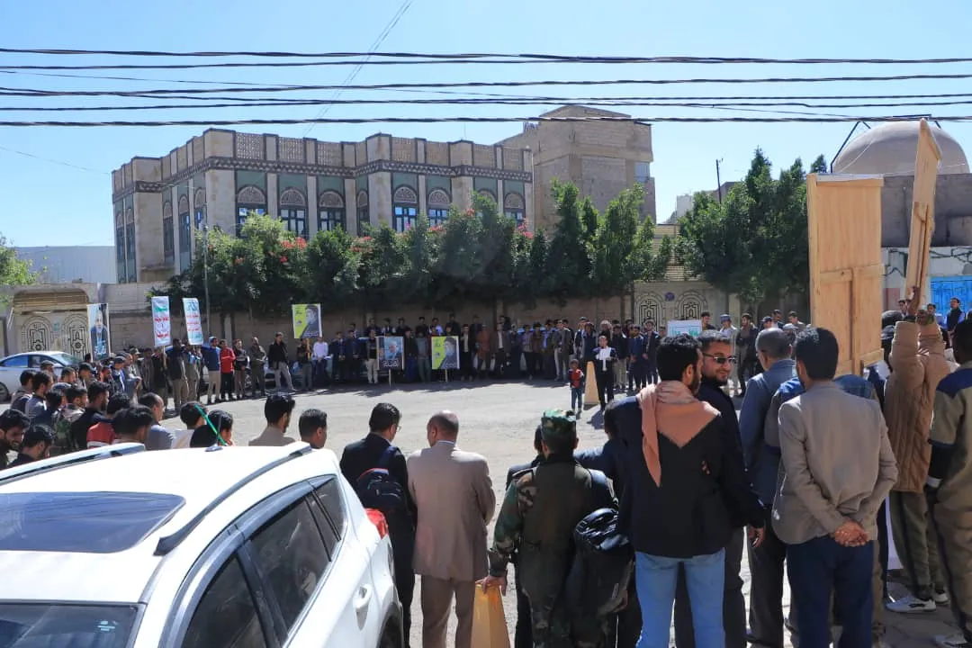 الجامعة الإماراتية الدولية تنظم الوقفة التضامنية الأسبوعية مع الشعبين الفلسطيني واللبناني بعنوان ” مع غزة ولبنان .. دماء الشهداء تصنع النصر