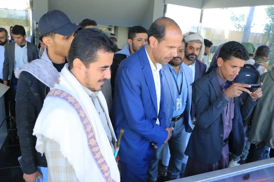 الجامعة الإماراتية الدولية تنظم زيارة للكادر الأكاديمي والإداري إلى ضريح الرئيس الشهيد صالح الصماد وروضة شهداء الخمسين