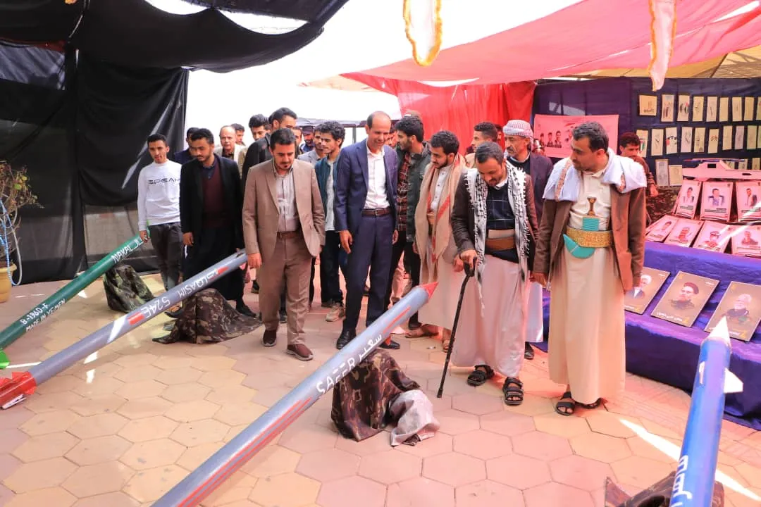 إفتتاح معرض الصور والمجسمات ضمن فعاليات ٱحياء الذكرى السنوية للشهيد في الجامعة الإماراتية