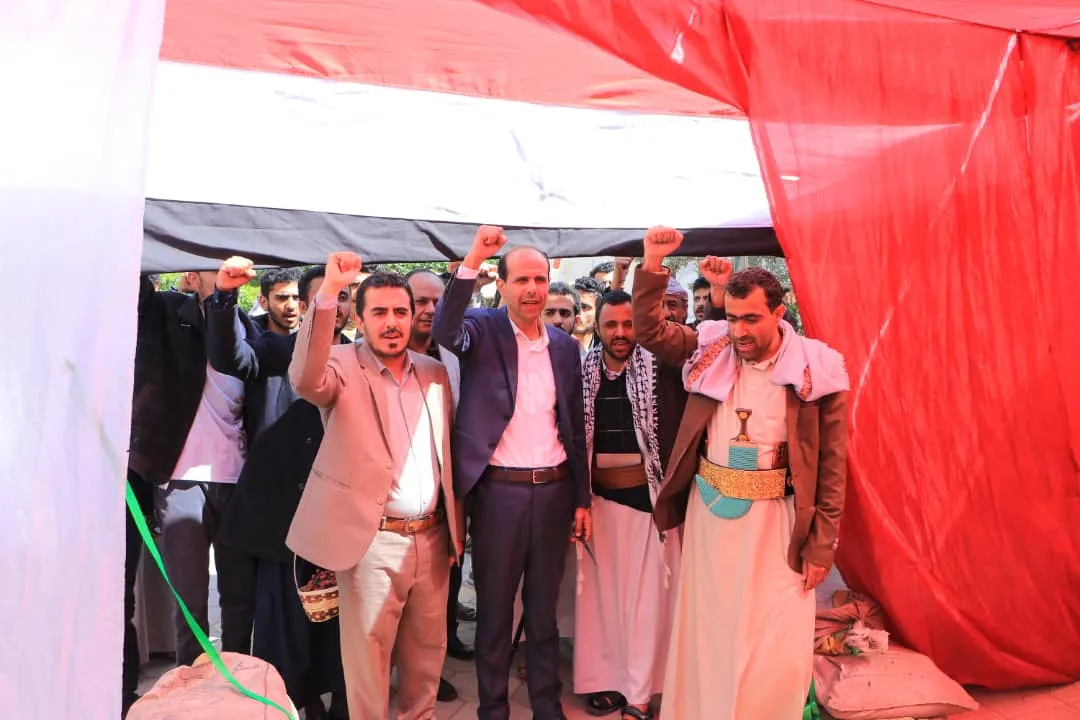 إفتتاح معرض الصور والمجسمات ضمن فعاليات ٱحياء الذكرى السنوية للشهيد في الجامعة الإماراتية