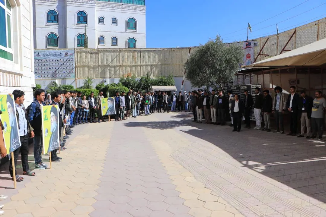 الجامعة الإماراتية الدولية تنظم وقفة تضامنية مع الشعب الفلسطيني بعنوان ” ثابتون مع غزة.. بلا كلل ولا ملل ولاتردد “