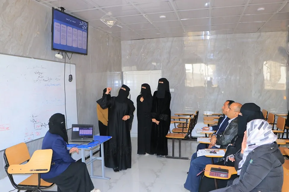 تدشين المرحلة الأولى من مناقشة مشاريع التخرج في قسم نظم المعلومات الإدارية