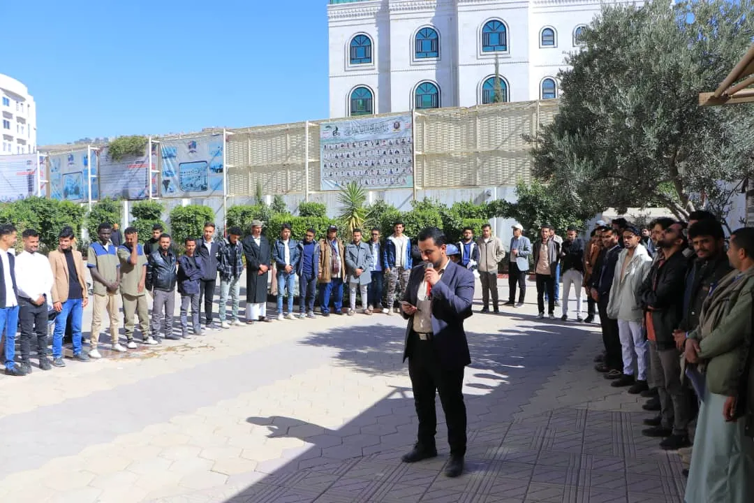 وقفة تضامنية لمنتسبي الجامعة الإماراتية الدولية مع الشعب الفلسطيني بعنوان "مع غزة جهاد وتعبئة واستنفار .. وجاهزون لردع أي عدوان"