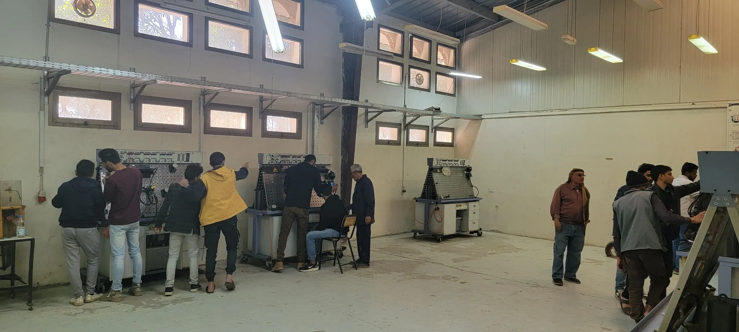 تدشين البرنامج التدريبي لطلاب هندسة الميكاترونكس المستويات الأول والثالث بالتعاون مع معهد ذهبان التقني الصناعي