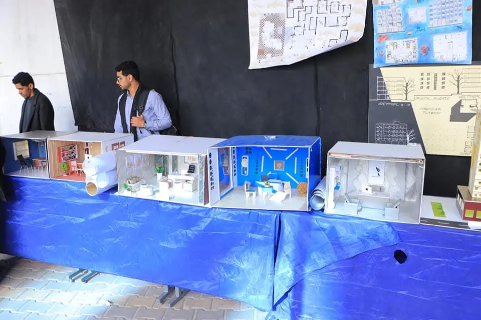 نائب وزير التربية يفتتح معرضي الهندسة المعمارية والتصميم الداخلي والذكاء الاصطناعي بالجامعة الإماراتية الدولية