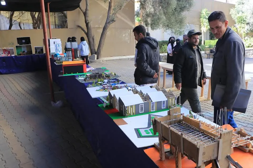 نائب وزير التربية يفتتح معرضي الهندسة المعمارية والتصميم الداخلي والذكاء الاصطناعي بالجامعة الإماراتية الدولية