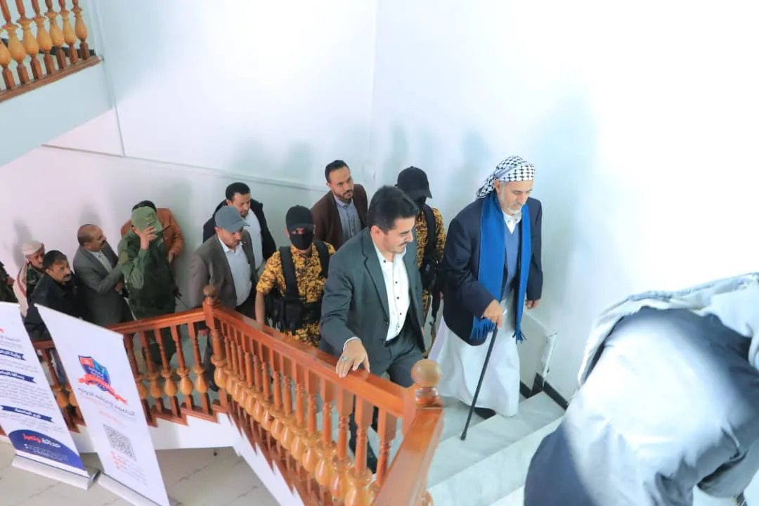 النائب الأول لرئيس الوزراء العلامة محمد مفتاح يطلع على سير دورات طوفان الأقصى بالجامعة الإماراتية بصنعاء