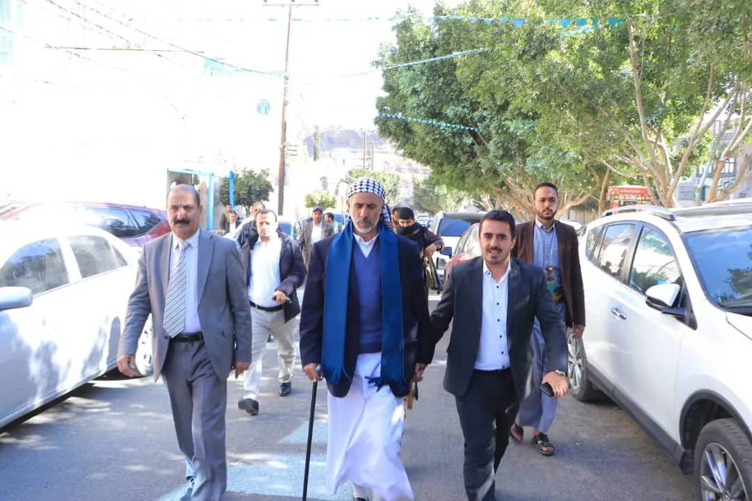 النائب الأول لرئيس الوزراء العلامة محمد مفتاح يطلع على سير دورات طوفان الأقصى بالجامعة الإماراتية بصنعاء