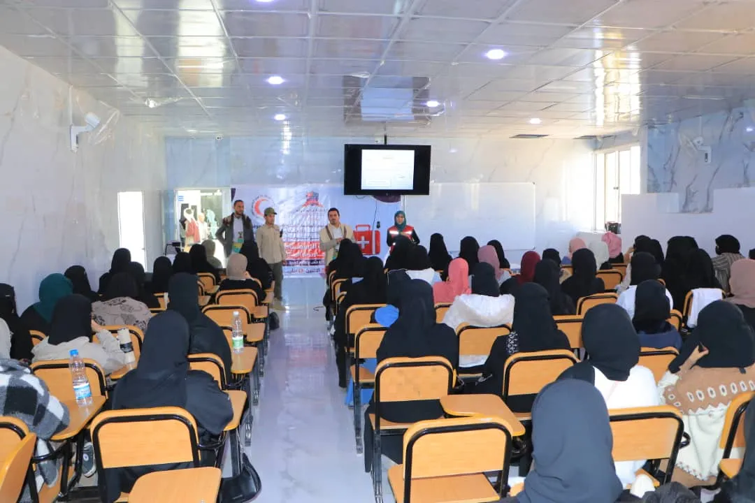 أمين عام الجامعة يتفقد سير الدورات التدريبية العلمية التخصصية لطلبة كليتي الطب والهندسة