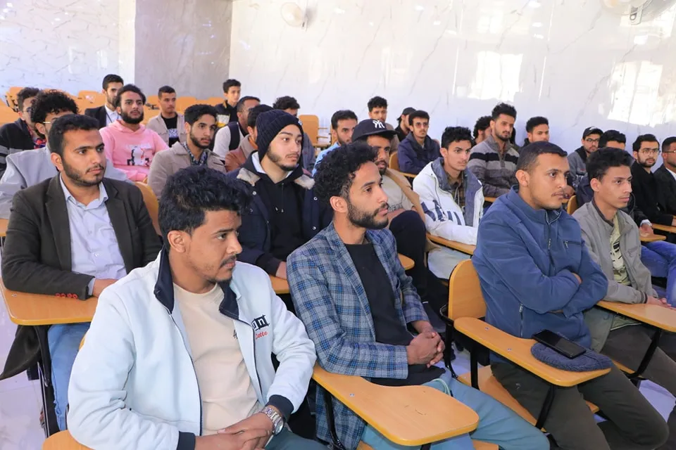 ورشة عمل عملية حول بناء وتدريب نماذج الذكاء الإصطناعي لطلبة قسم تكنولوجيا المعلومات المستوى الرابع